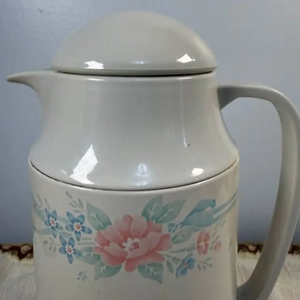 Crown-Corning Thermique 1QT Insulated Carafe